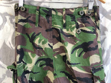Charger l&#39;image dans la galerie, Size 75/72/88 - Vintage British Army DPM Lightweight Combat Trousers
