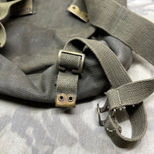 Lade das Bild in den Galerie-Viewer, Original WW2 British Army / RAF 37 Pattern Webbing Small Pack &amp; L Straps Set
