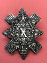 Lade das Bild in den Galerie-Viewer, Original WW1 British Army The Royal Highlanders Black Watch Scottish Cap Badge
