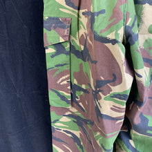 Lade das Bild in den Galerie-Viewer, Genuine British Army DPM Camouflaged Combat Trousers Lightweight - Size 80/76/92
