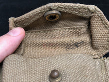 Charger l&#39;image dans la galerie, Original WW2 British Army 37 Pattern Pistol Ammo Pouch - 1942 Dated
