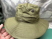 Load image into Gallery viewer, Original British Army WW2 Pattern 1950s Boonie Jungle Hat - New Old Stock 6 5/8
