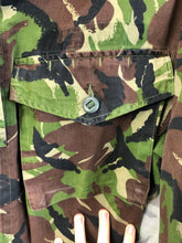 Charger l&#39;image dans la galerie, Genuine British Army DPM Lightweight Combat Jacket - Size 160/96
