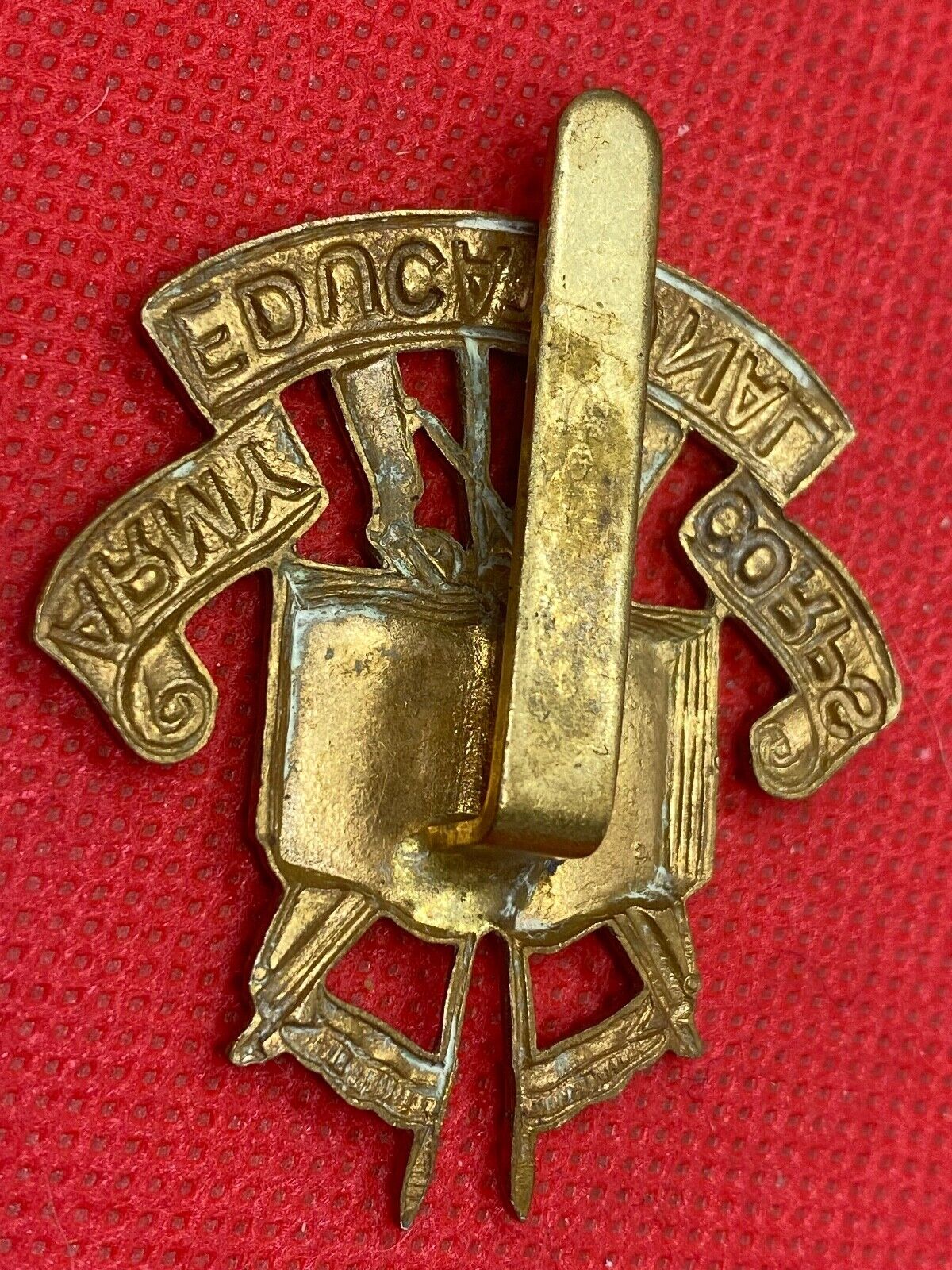 Original British Army - ARMY EDUCATION CORPS Cap Badge - The Militaria Shop