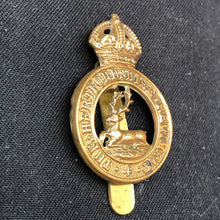 Load image into Gallery viewer, Original WW2 British Army Cap Badge - Hertfordshire Regiment - The Militaria Shop

