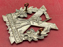 Load image into Gallery viewer, Original WW1 / WW2 British Army Tyneside Scottish Cap Badge
