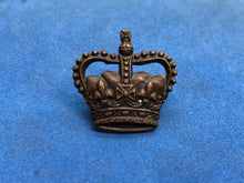 Charger l&#39;image dans la galerie, Genuine British Army Officers Rank Pip Crown - Queen&#39;s Crown
