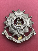 Load image into Gallery viewer, Original WW2 British Army Bedfordshire and Hertfordshire Regiment Cap Badge
