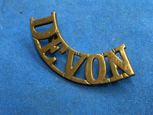 Load image into Gallery viewer, Original WW2 British Army Devonshire Regiment (DEVON) Brass Shoulder Title
