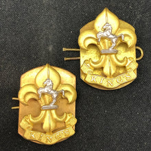 Lade das Bild in den Galerie-Viewer, Original British Collar Badge Pair - King&#39;s Regiment - The Militaria Shop
