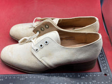 Load image into Gallery viewer, Original WW2 British Army Women&#39;s White Summer Shoes - ATS WAAF FANY - Size 245s
