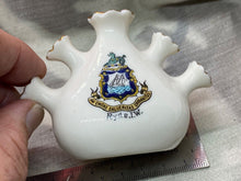 Lade das Bild in den Galerie-Viewer, Original Vintage Crested China Ware Jug - Ryde - Isle of Wight
