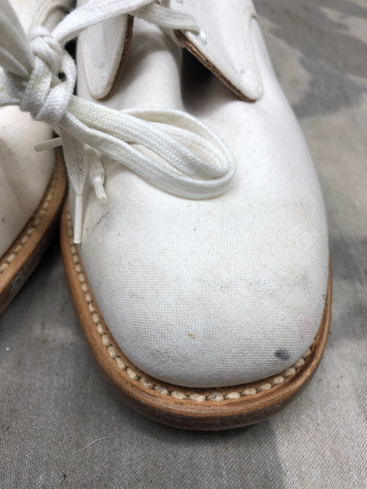 Genuine British Army Women's White Summer Shoes - WW2 Pattern - Size UK 4.5 L - The Militaria Shop