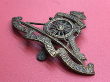 Load image into Gallery viewer, Original WW1/WW2 British Army Royal Artillery Cap Badge
