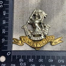 Load image into Gallery viewer, Original WW2 British Army The West Riding Regiment Cap Badge
