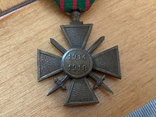 Charger l&#39;image dans la galerie, Original WW1 French Croix de Guerre - 1914-18 Dated
