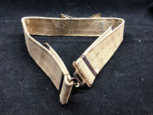 Lade das Bild in den Galerie-Viewer, Original British Army 37 Pattern Khaki Webbing Belt - 40&quot; Waist
