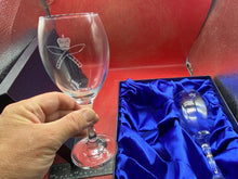 Charger l&#39;image dans la galerie, Original Matching Pair of Gurkha Regimentally Engraved Wine Glasses in Box
