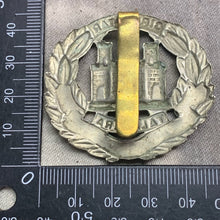 Charger l&#39;image dans la galerie, Original WW2 British Army Northamptonshire Regiment Cap Badge
