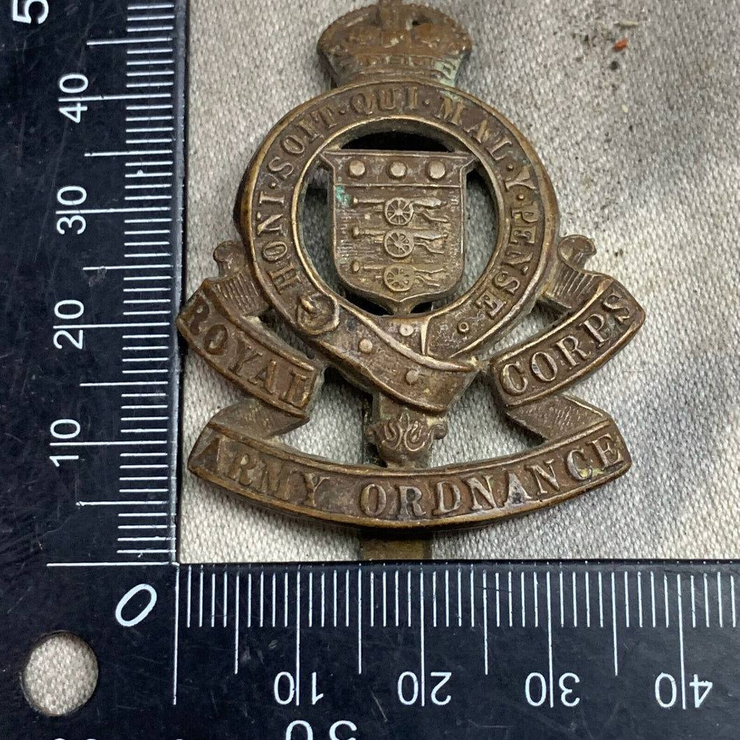 Origianl WW2 British Army Royal Army Ordnance Corps Cap Badge