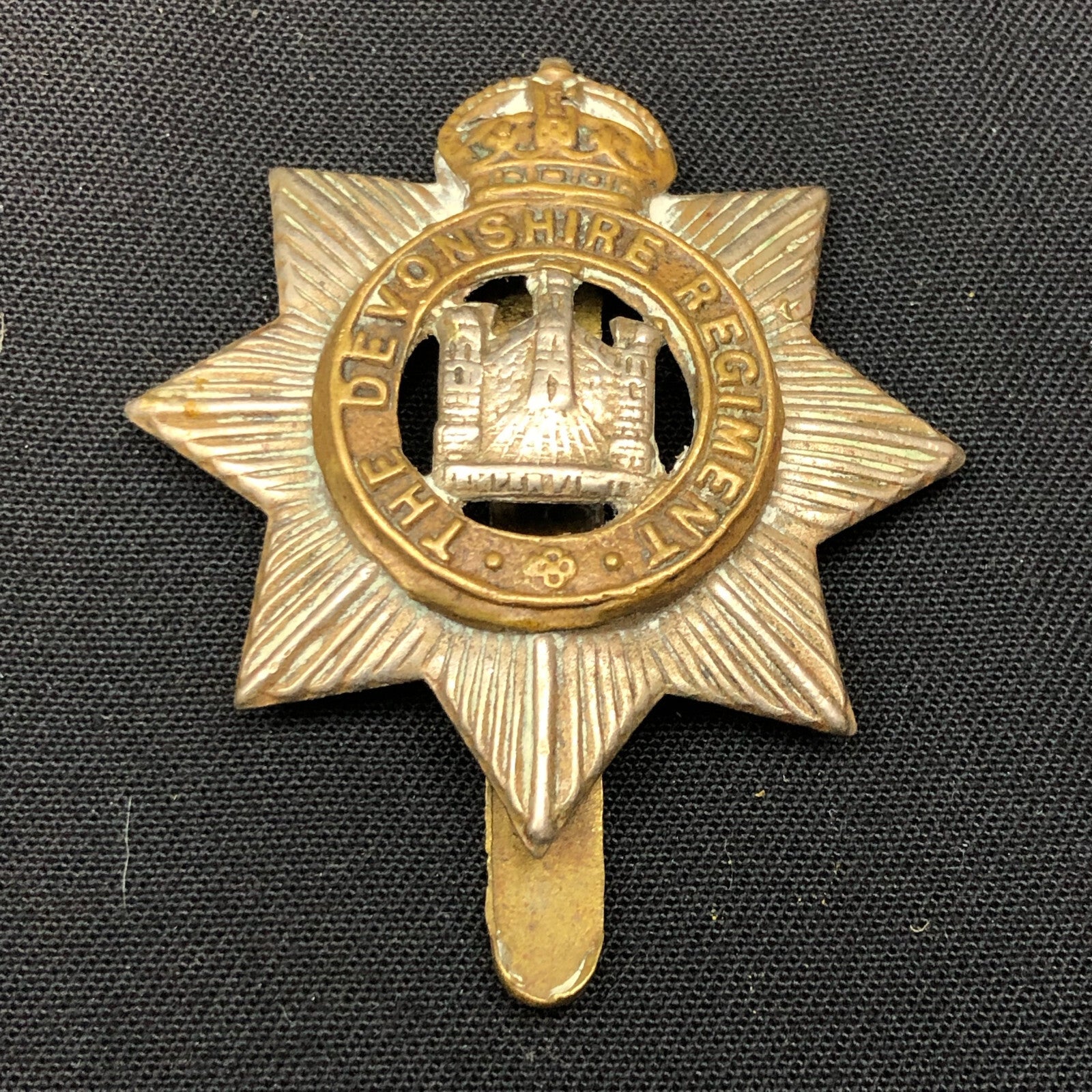 Genuine British Army WW2 Devonshire Regiment Cap Badge - The Militaria Shop