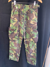 Charger l&#39;image dans la galerie, Genuine British Army DPM Combat Trousers - Size 76/72/88
