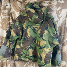 Lade das Bild in den Galerie-Viewer, Genuine British Army NBC Protective Suit Smock MkIV - Size 160/92
