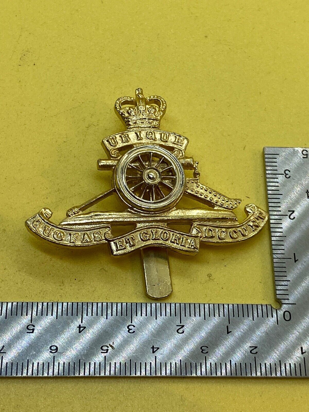 Original British Army Royal Artillery Post 1953 Staybrite Cap Badge