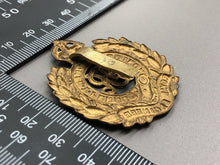 Charger l&#39;image dans la galerie, Original WW2 British Army Royal Engineers Brass Cap Badge
