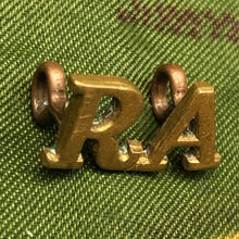 Load image into Gallery viewer, Genuine British Army WW1 Brass Shoulder Title - Royal Artillery - The Militaria Shop
