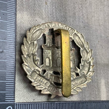 Charger l&#39;image dans la galerie, Original WW2 British Army Northamptonshire Regiment Cap Badge
