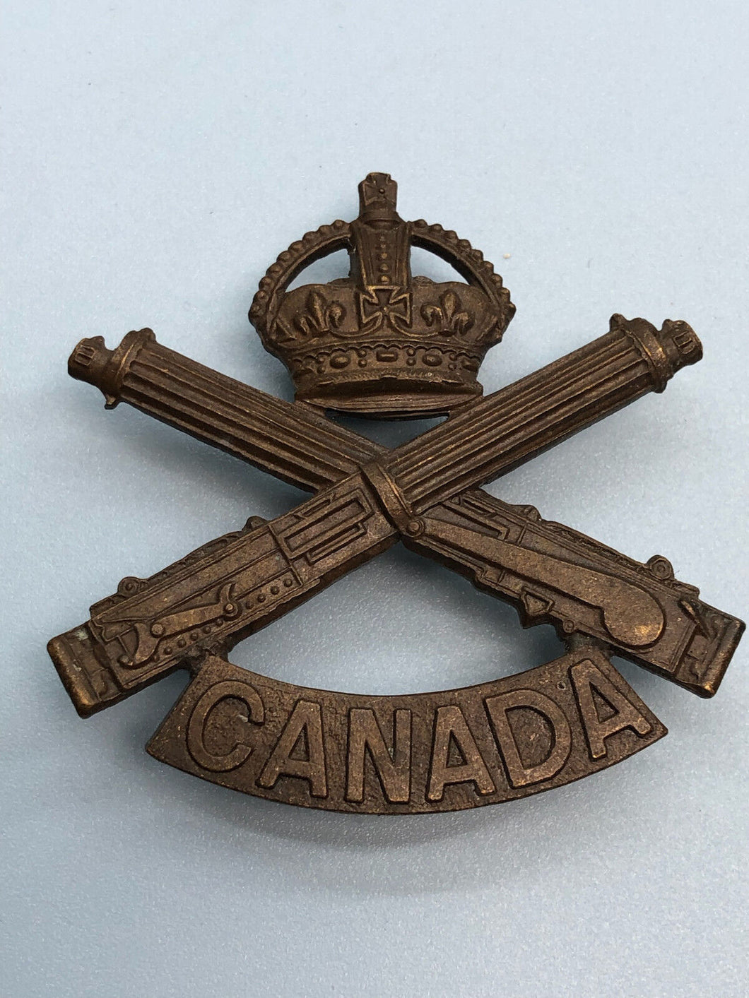 Canadian Army Machine Gun Corps Cap Badge - 