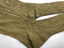 Lade das Bild in den Galerie-Viewer, Original WW2 Era British Army Officers Khakli Woolen Socks NEW OLD STOCK Size 8
