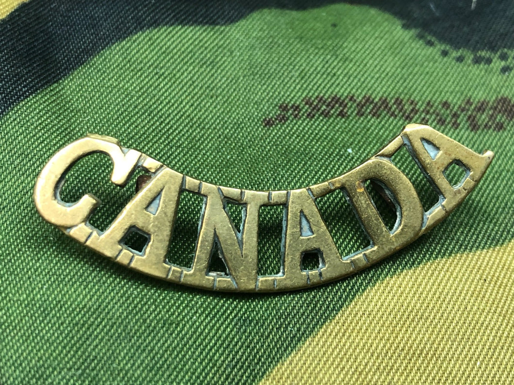 Genuine Canadian Army WW1 Brass Shoulder Title - CANADA - The Militaria Shop