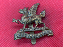 Load image into Gallery viewer, Original WW1 / WW2 British Army Brenockshire Regiment Cap Badge
