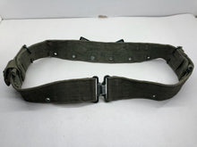 Charger l&#39;image dans la galerie, Original WW2 British Army 44 Pattern Soldiers Belt - Size 34&quot; Waist
