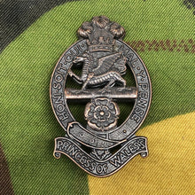 Charger l&#39;image dans la galerie, Original British Army Cap Badge - The Prince of Wales Royal Regiment - The Militaria Shop
