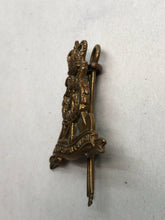 Load image into Gallery viewer, Original British Army Collar Badge - Labour Corps
