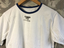 Lade das Bild in den Galerie-Viewer, Genuine British Royal Navy White Fatigue Shirt - 36&quot; Chest
