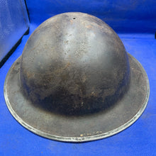 Lade das Bild in den Galerie-Viewer, Original WW2 British Army Mk2 Brodie Combat Helmet
