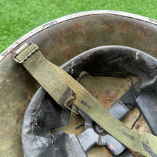 Charger l&#39;image dans la galerie, Genuine British Army Mk4 Combat Turtle Helmet &amp; Liner - Untouched Original
