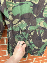 Load image into Gallery viewer, Genuine British Army DPM Camouflaged Combat Smock Jacket - Size 170/96
