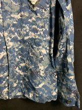 Charger l&#39;image dans la galerie, U.S. Navy NWU Type 1 Blue Digital Camouflage Combat Jacket - 45&quot; Chest - The Militaria Shop
