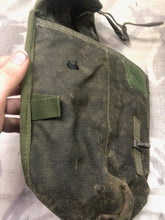 Lade das Bild in den Galerie-Viewer, British Army OD Green Water Bottle Pouch 1980s/1990s era
