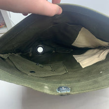 Lade das Bild in den Galerie-Viewer, Genuine US Army Vietnam War M25A1 Tank Crew Gas Mask Carrying Bag
