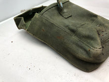 Charger l&#39;image dans la galerie, Original WW2 Canadian Army 37 Pattern Bren Pouch - Used Condition
