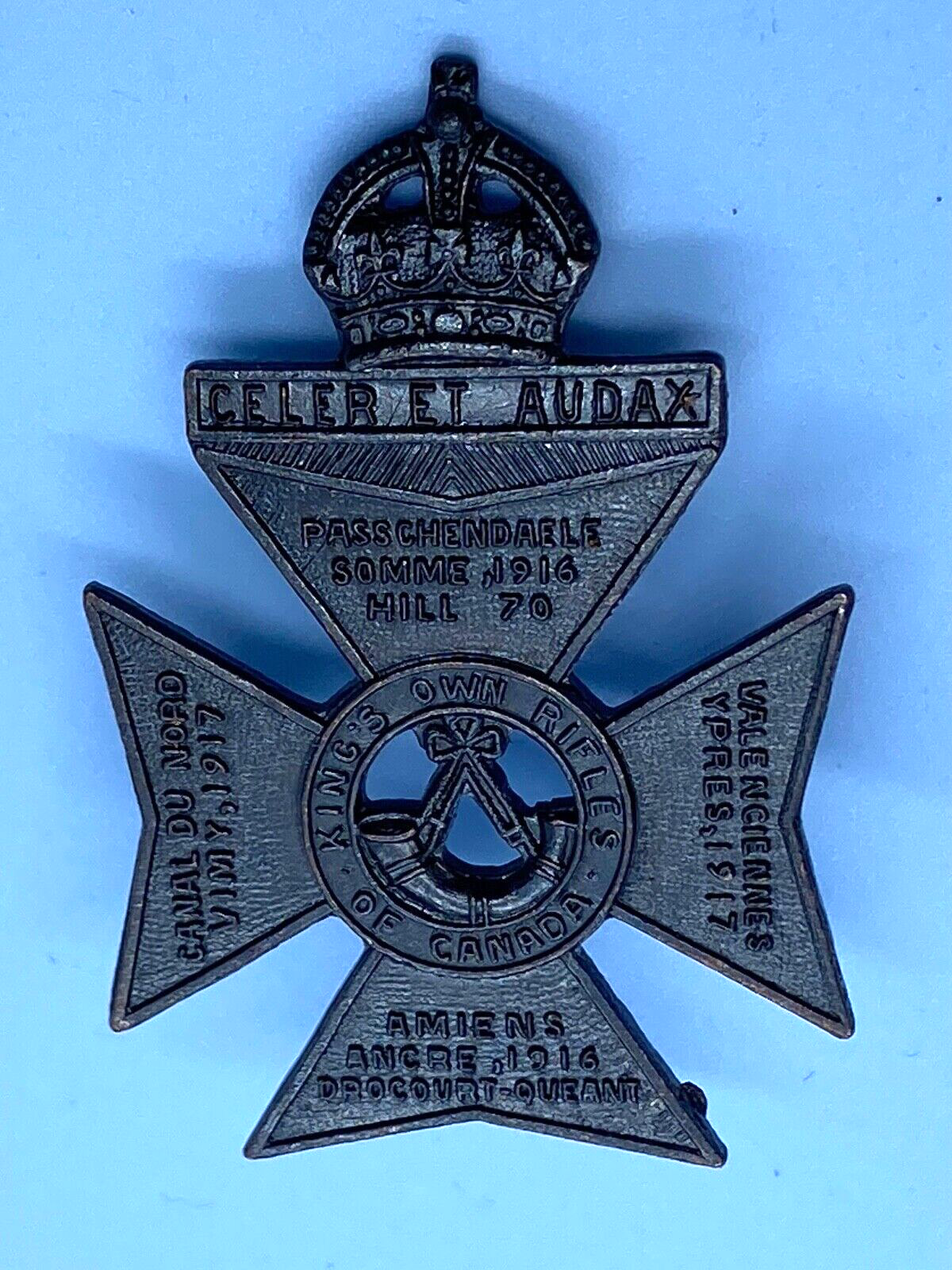 Original WW1 / WW2 Canadian Army Kings Own Rifles of Canada Cap Badge - The Militaria Shop