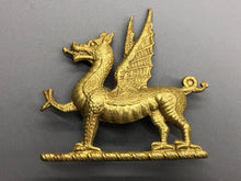 Charger l&#39;image dans la galerie, Original WW1 British Army Cap Badge - Monmouthshire Regiment
