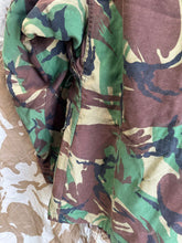 Lade das Bild in den Galerie-Viewer, Genuine British Army 1968 Pattern DPM Combat Smock - Size 1 - 40&quot; Chest
