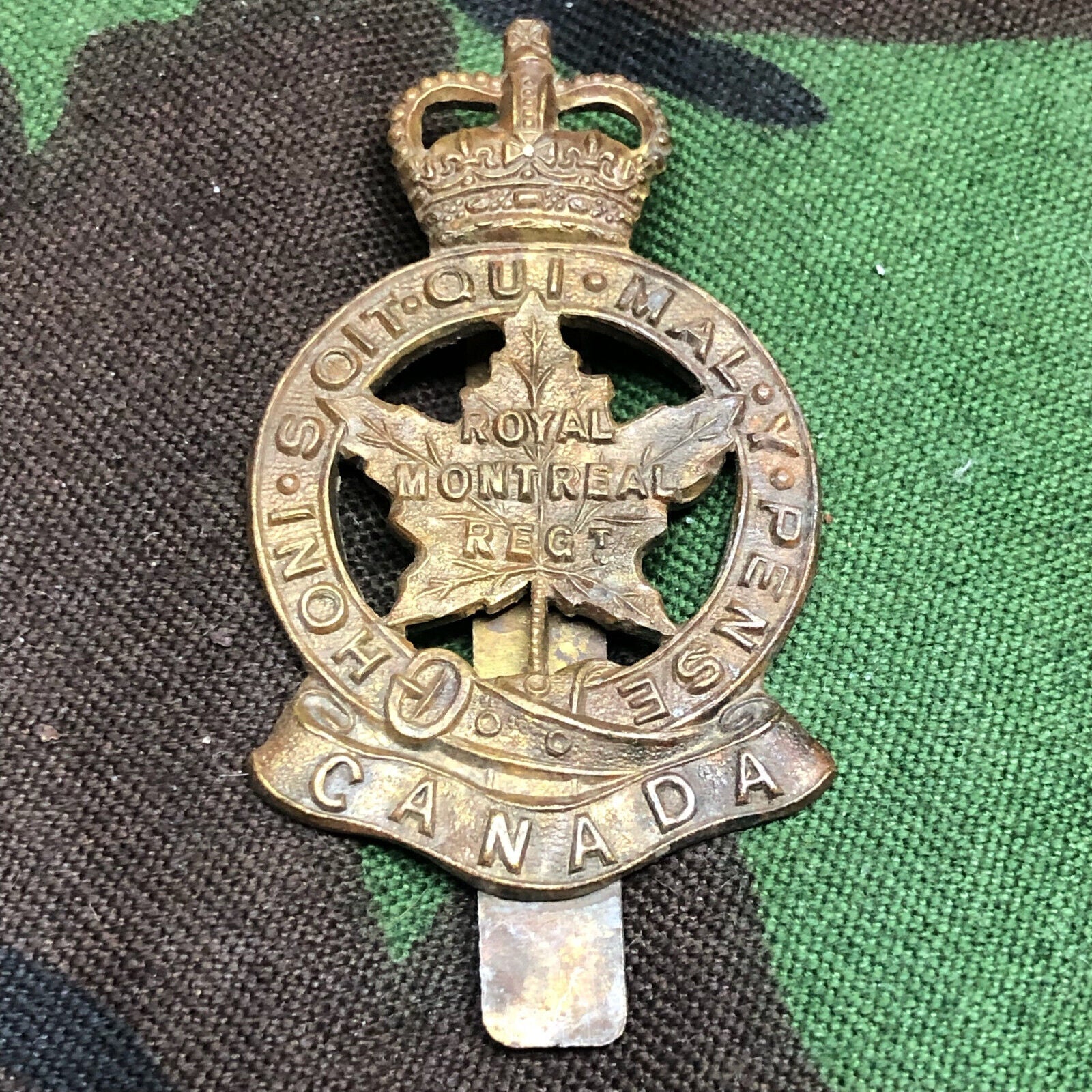 Original Canadian Army Royal Montreal Regiment Beret / Cap Badge - The Militaria Shop